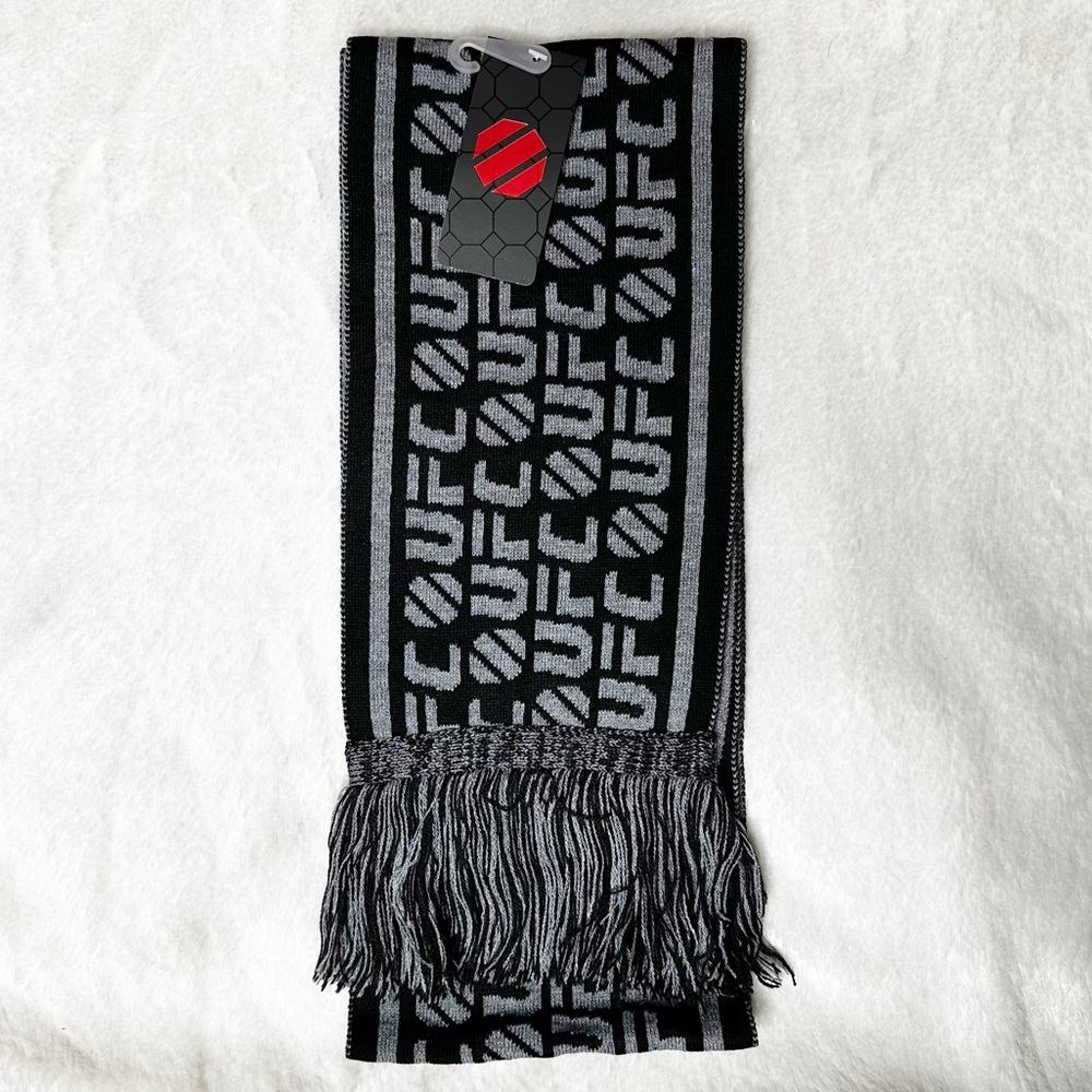 NWT UFC Official Logo Fringe Ratner Muffler Scarf in Grey/ Black Adult OS